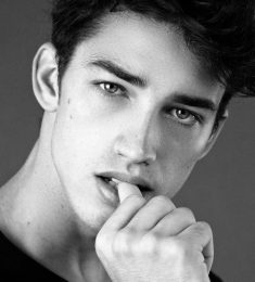 Jessey, 23 years old, Lesbian / Gay, Man, Montreal, Canada